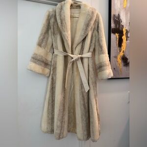 ((SOLD)) Luxurious Cream and Gray Faux Fur Coat